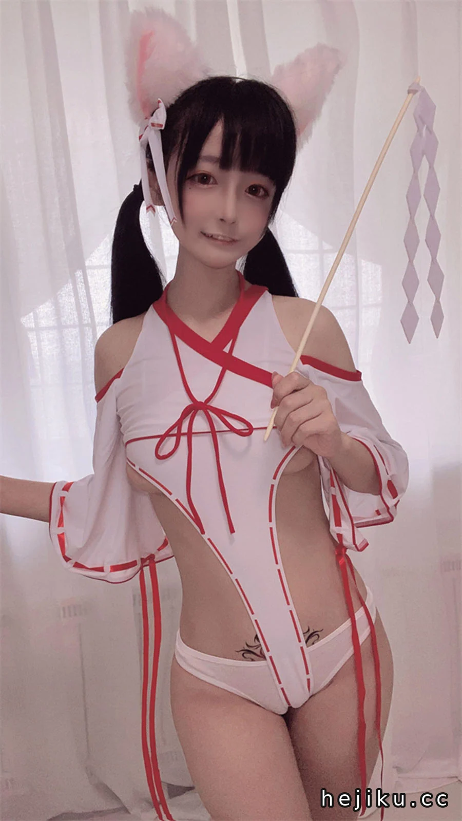 佳佳好难啊写真:圆脸萌妹惹人爱,资源获取需评论或会员