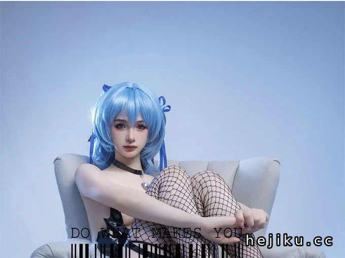 倦倦喵免费资源作品集：风格多变的微博coser，图包亮点一次说清