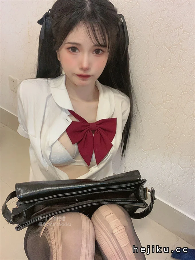 倦倦喵免费资源作品集：风格多变的微博coser，图包亮点一次说清