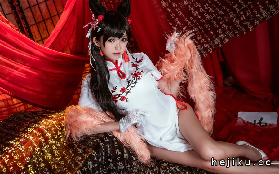 鳗鱼霏儿旗袍写真图片:才女博主的三套旗袍造型盘点