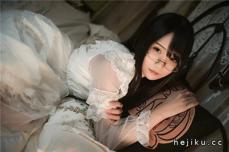 曉美媽cos图片集写真合集：170cm高冷妹子的作品与转变