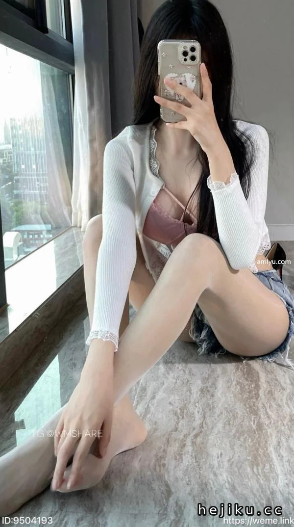蒹葭苍苍写真图片合集：六张日常轻穿搭写真赏析