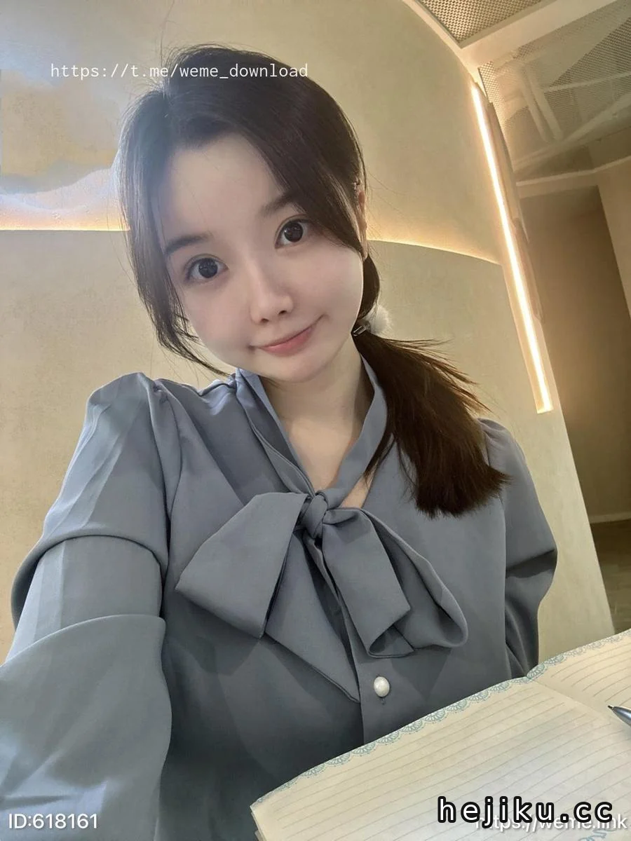 糯美子写真图片合集:从通勤灰调到轻熟黑纱的清新少女风图鉴