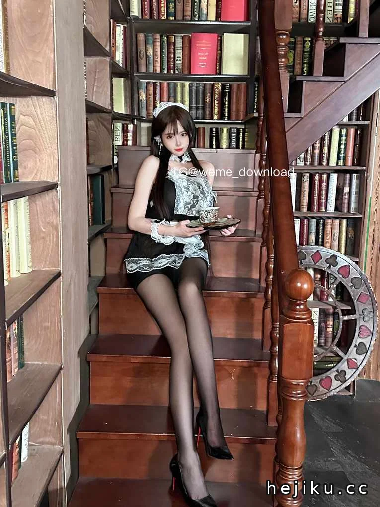 Uu酱写真图片合集:温柔治愈系穿搭的四种模样